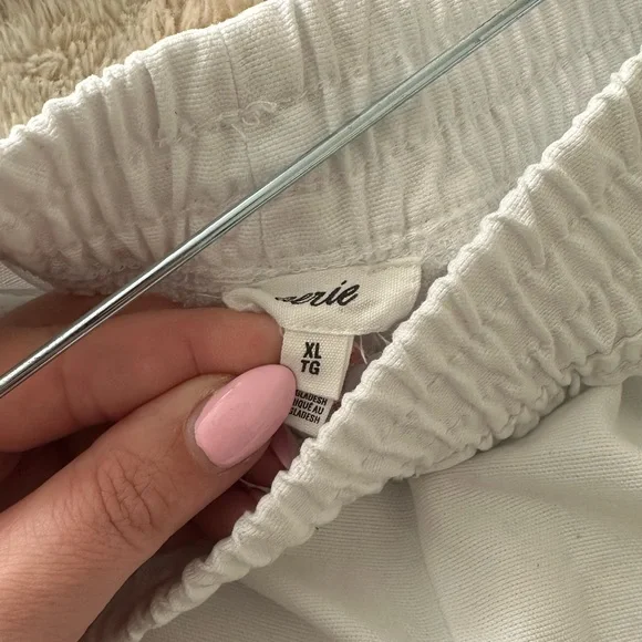 Aerie White Shorts with Elastic Waistband - Picture 3 of 4